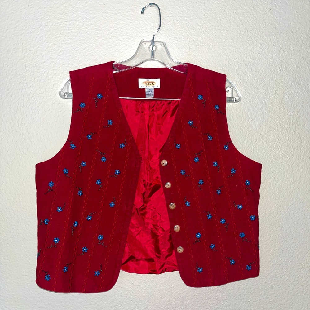 ADORABLE VINTAGE RED VEST